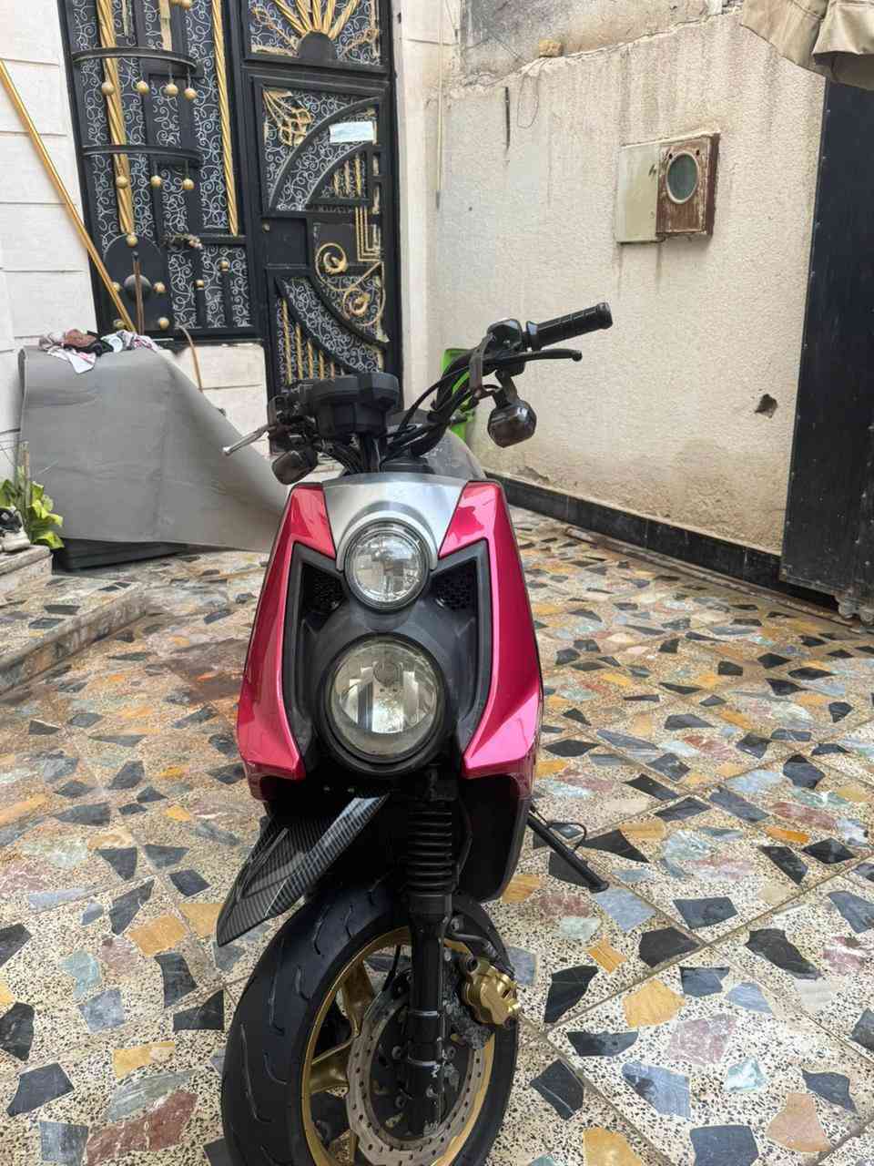 سلام عليكم ورحمة الله دراجه سكنس جبلي كفاله عامه برغي اذا ناقص بيه لدراجه ترجع لدراجه مال رمبه اقل الشهر من نزلتها بيها اوراق ومكاتبه ومنفيس دخول الحاويه الدراجه خير من الله مال جناي مكينه ناعمه متنسمع وشلعه ومعدل شرط اجيب وياك فيتر وتفحص ب اي مكان اذا بيها شي تجاري لدراجه مديل حديث 2015 اصل ونضافتها كدامكم الجديد يسولف وعليها تخم تايرات جديد وما ماشيه هواي لدراجه مكاني البصره الجزيره الرقم *********** السعر 1550 وبيها مجال قليل حك الجيه
