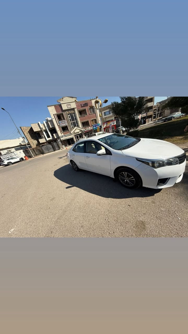 السلام عليكم 
كورلا 2015 خليجي 
سياره جديده جدا بيها جاملغ مبدل اثر طخه بسيطه مصورها سياره ماشيه ٦٥ جديده جدا رقم بغداد بأسمي مكانها بغداد السعر 138$ بيها مجال بسيط  للاستفسار فقط هـ ***********
