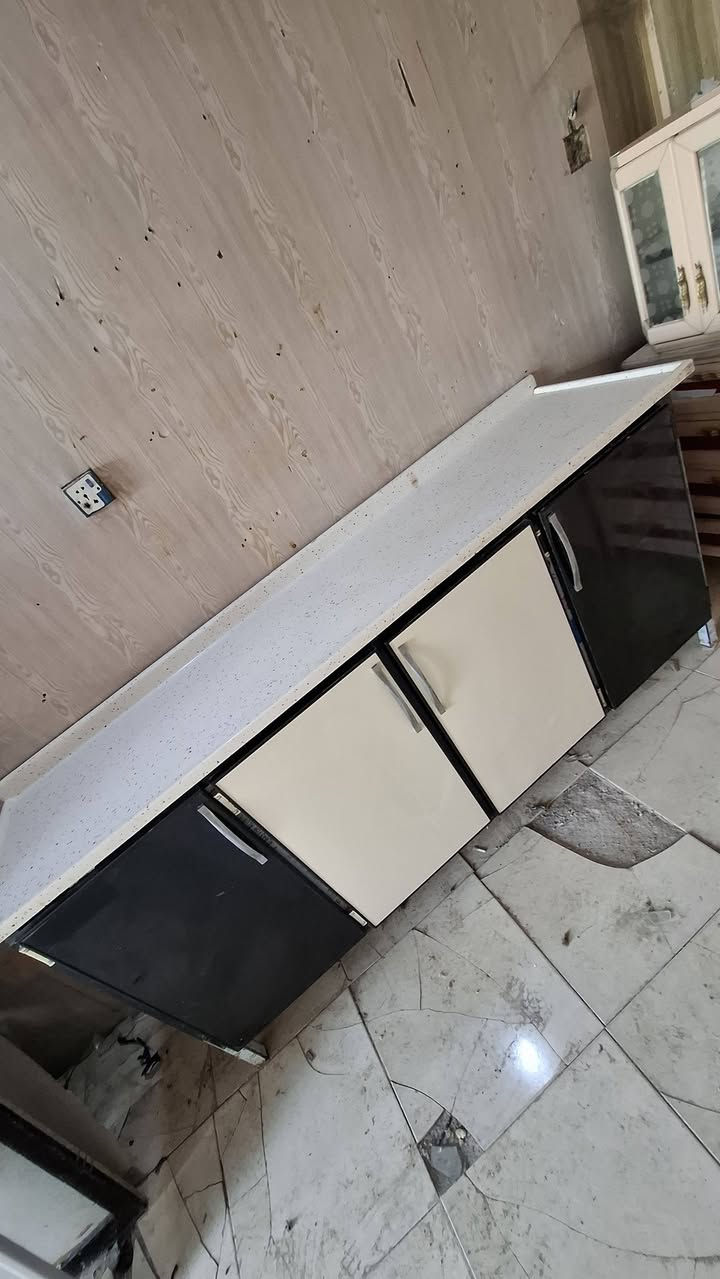 للبيع كاونتر مترين مرمر تسكام تركي اخو الجديد المنيوم السعر ١٨٥ الف 
***********
***********
اتصال أو واتساب
