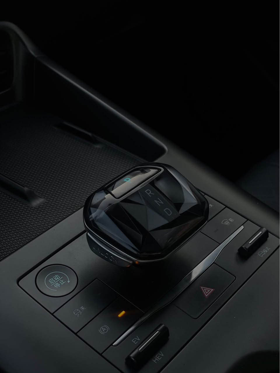 BYD qin plus  2025
‎هيج هيجي نیە 
‎سەیارەکە لەسەر دەقی شەریکە ماوە
‎ناو زەیتونی سەقف ڕەش
‎تەنها 21 هةزار ڕۆشتووە

‎نرخ : 126$ مجال
‎شوێن : هەولێر

0750-122-6666            whats app-viber أربيل, العراق
