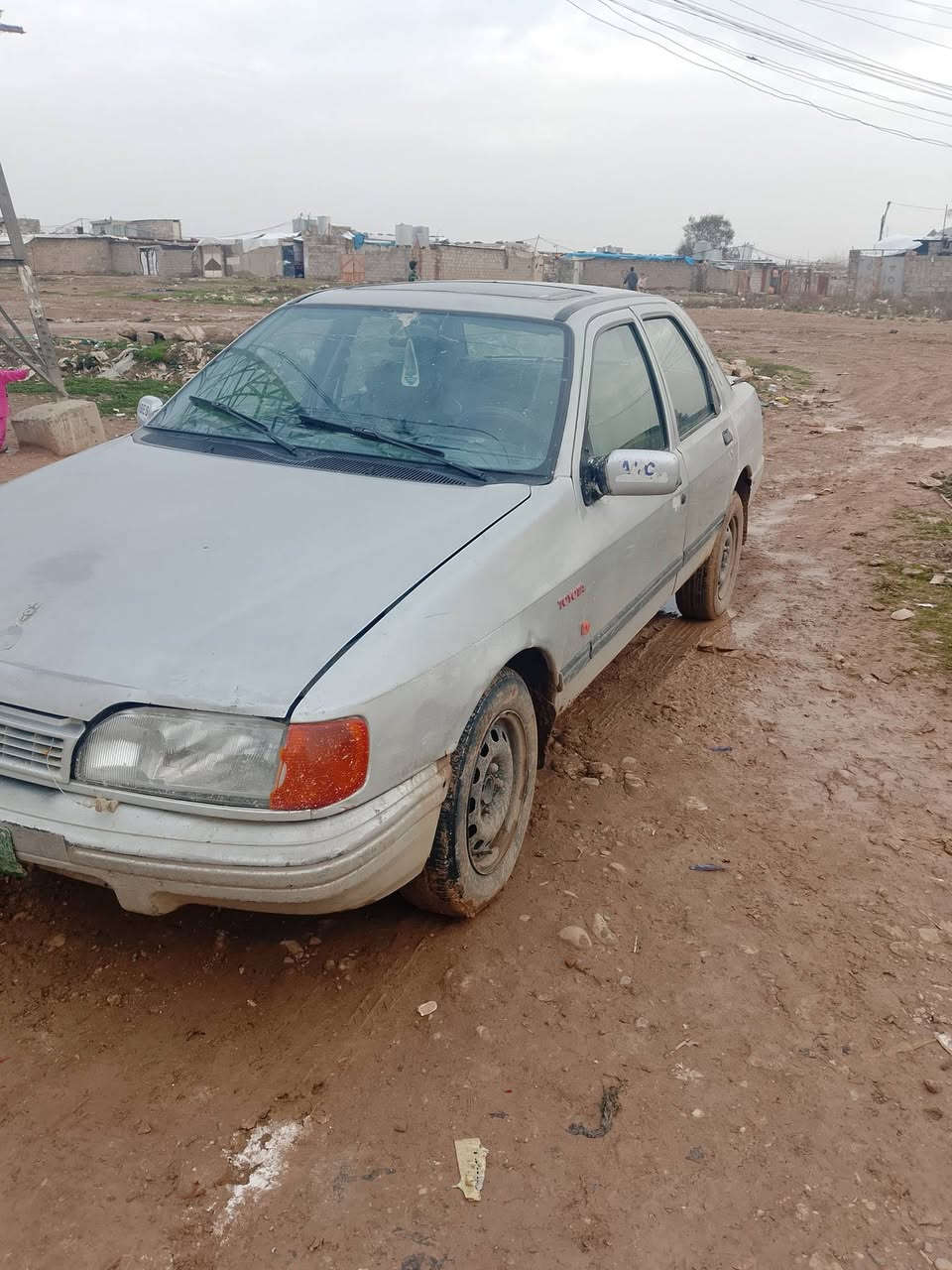 فورت 1991 سيارة نضيفه سنويه خضره سيارة قطرا صبغ ما بي شرط التحويل الوكيل بل موصل سيارة ما يعوزها مصرف السعر 10 وبي مجال *********** ما عندي وتساب
