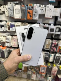 A56 256/8GB نظافة ‎%‎ باكيت وكيبل أصلي مستعمل شهر واحد 325 ألف قفل مكا...