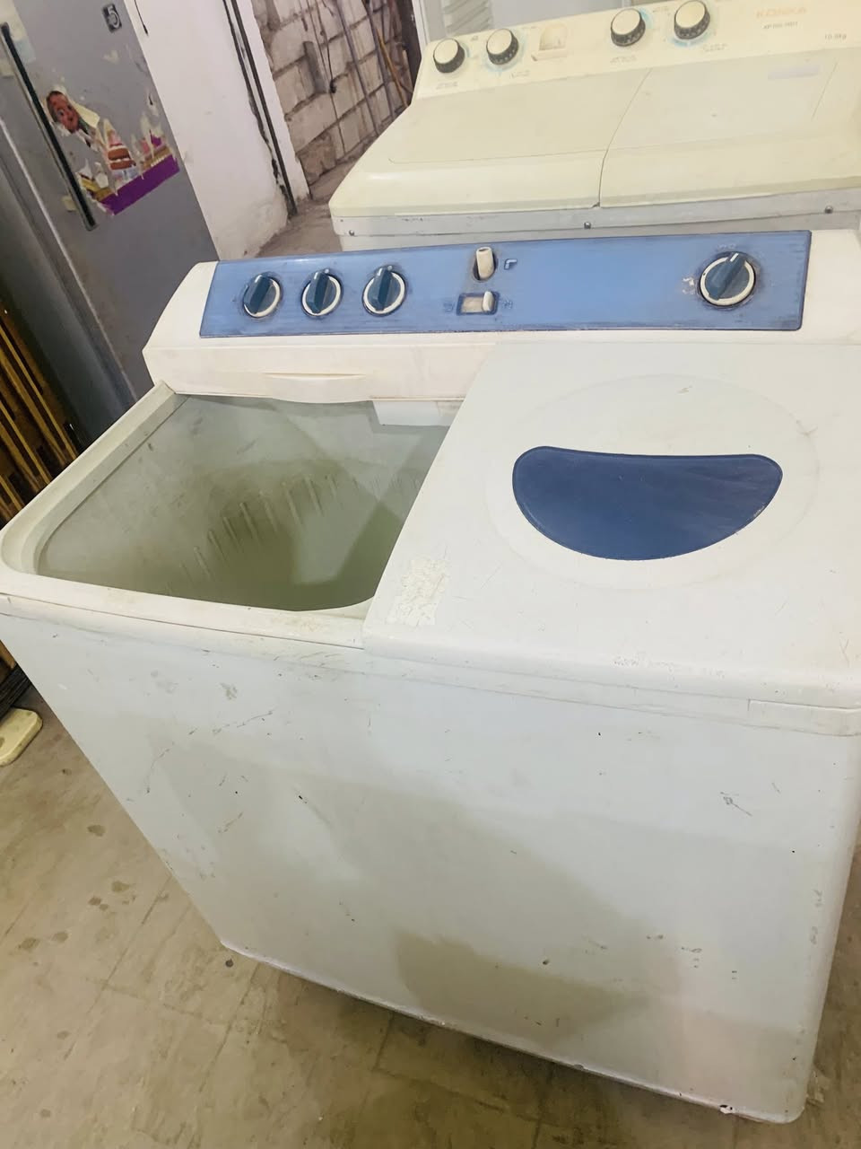 كلمن وسعره وبيهن مراوس 
حله باب المشهد مقابل مستشفى الولاده 
***********
