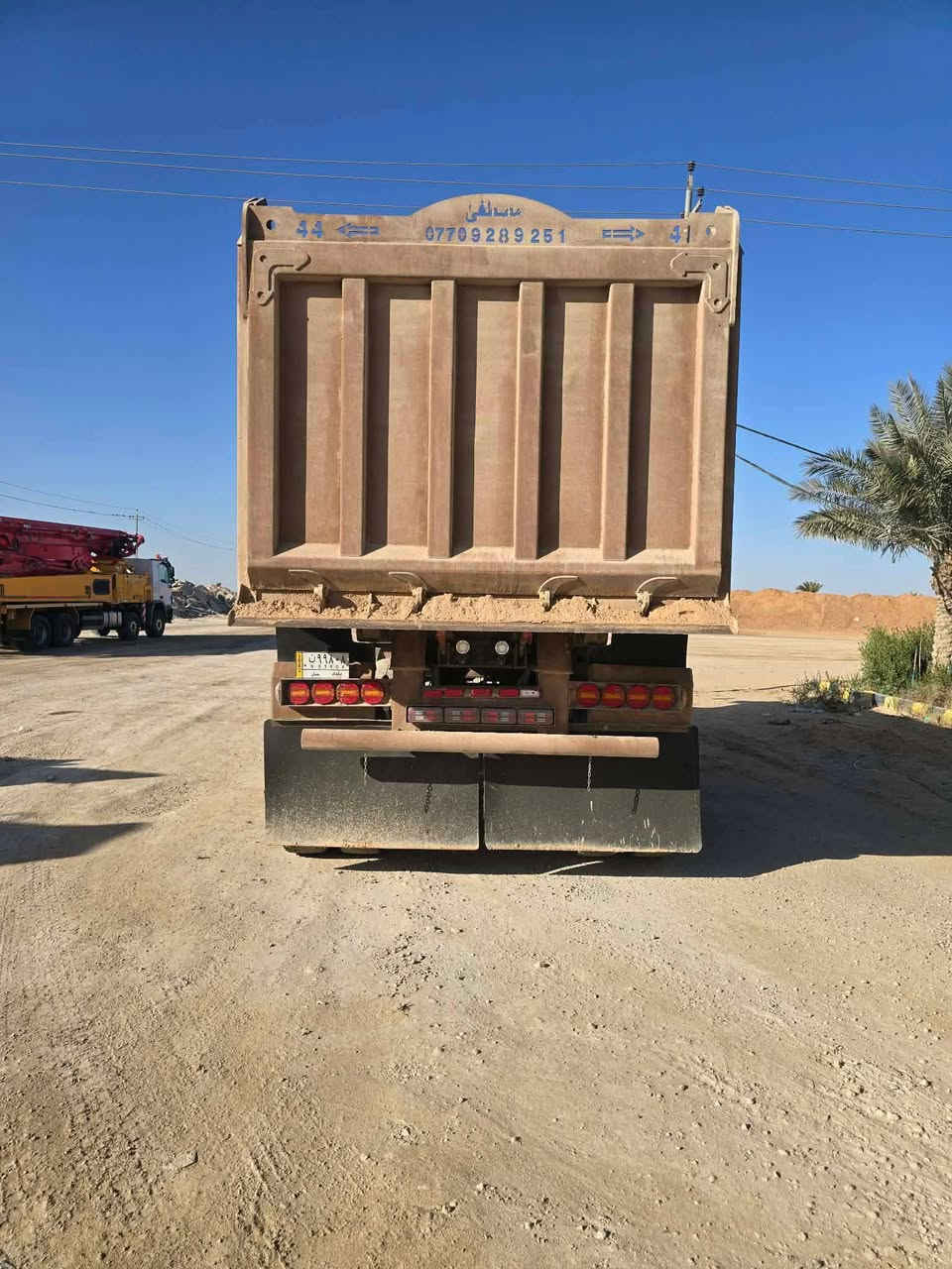 مقطوره للبيع
السعر دفترين (200$) وبيه مجال 

كاعيه 8 ملم 

شريط 12 ملم

اصفاح 6 ملم

الباب 6 ملم

طوله 7.5 متر

مشتغله قليل وجاهزه للشغل

للاستفسار/

***********

العنوان/ كربلاء المقدسه
