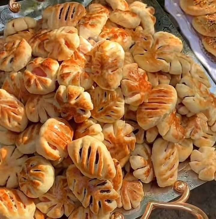 السلام عليكم حبايبي �
طلباتكم الحلوة نوصلها بأطيب نكهة وجودة �
كليجتنا هَشّة… وطعمها يسبق الكلام ��
اللي يحب يحجز يتواصل ويه الصفحه/خاص �

� أسعار الكليجة المتوفرة:

� كليجة بالتمر — الكيلو ٧٠٠٠
� كليجة بالحلقوم — الكيلو ٨٠٠٠
� كليجة بالجوز — الكيلو ١٠٠٠٠
� خفيفي — الكيلو ٧٠٠٠
� مشكل — الكيلو ٨٠٠٠

� متوفر أيضاً من الكيك الطازج يومياً:

� كيك شاي
� كيك البرتقال
� كيك السمسم
� كيك الشوكولا
� سعر القالب: ٥٠٠٠فقط �
�كيك بالجوز ٦٠٠٠


**إذا كنت صاحب هذا الإعلان وتريد حذفه لأي سبب، رجاءا أرسل رسالة إلى الدعم الفني**