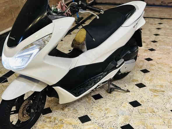 ‼️السلام عليكم 
🏍️دراجه pcx جيل الثاني ياباني ياباني ياباني 

دراجه نضيفه مال مزاد مكفوله كفر مكينه كلجات كهربائيات كلشي مكفول فقط بيها ملاحظات بسيطه بل كفر ومكحلات فقط ذن دراجه مال بيت نضيفه كلش مال واحد جناي الله شاهد كله موتل ومحسن ودبات الموتل موجوده شرط الكلام الدراجه مكينه 125 ومكفوله المكينه كفاله عامه سعر الدراجه 16قفل قفل قفل بدون عمله دراجه نضيفه سعرها 16 قفل قفل قفل وبل عافيه عل تصير من نصيبه 

📍المكان حي القاهره قرب شارع فلسطين الفرع مقابيل وزارة الكهرباء موجود واتساب ورصيد فقط ***********
