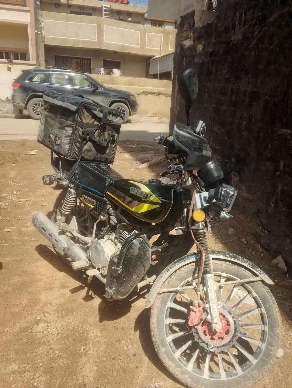 سلام عليكم دراجه سونك موديل 25اخت جديده بدل دهن واطلع لشغل ب 850وبيها مجال***********
