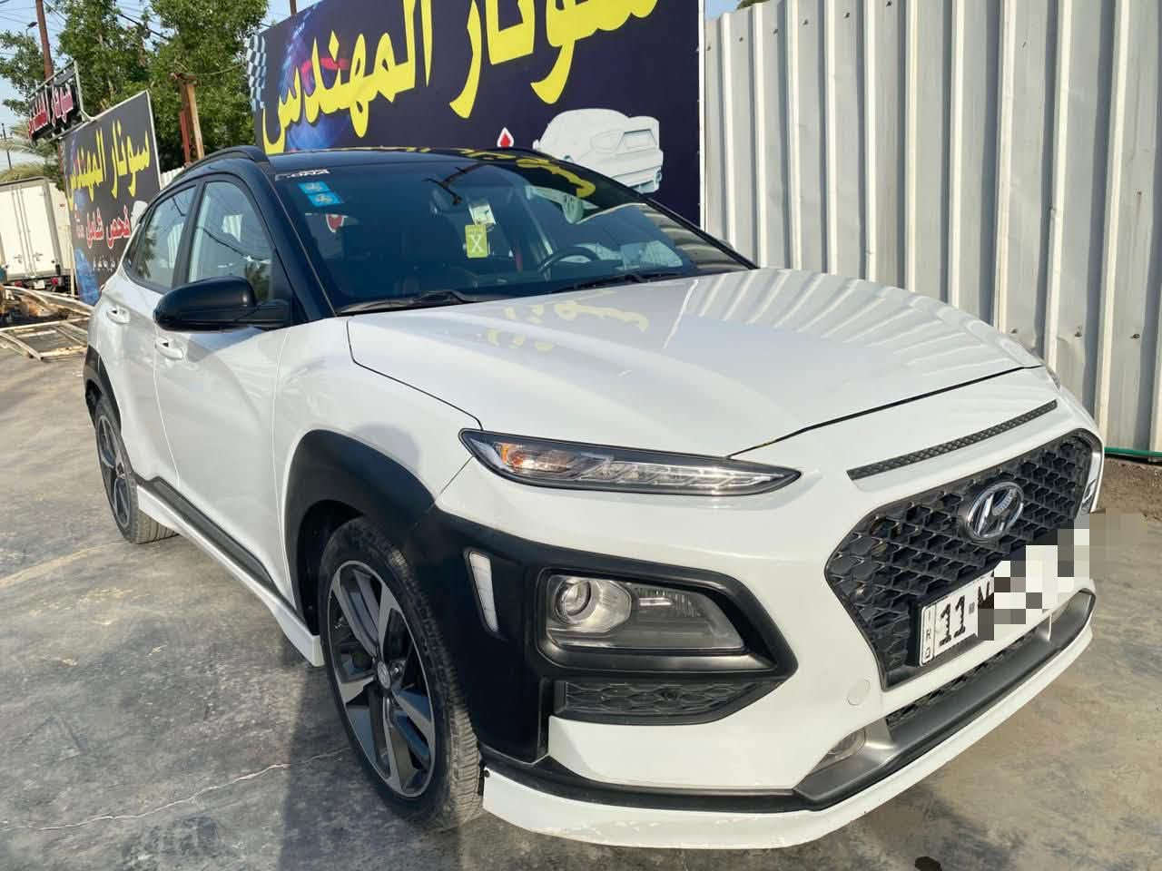 🚗 للبيع | هيونداي كونا 2018 وارد كوري () 🇰🇷
✨ فول مواصفات - عدا السلايد

📍 المكان: بغداد - الشعب / حي التجار

🔹 المواصفات:

* موديل 2018

* ⁠تو كلر مميز اصلي 

* وارد كوري ()

* محرك 1.6 تيربو GDI

* ناقل حركة أوتوماتيك DCT (7 سرعات)

* نظام دفع أمامي (FWD)

* ممشى 70,000 كم

* شاشة لمس

* كاميرا خلفية

* حساسات أمامية وخلفية

* شاشة معلومات (HUD) على الزجاج الأمامي

* تشغيل بصمة (Smart Key)

* تشغيل عن بُعد

* دخول ذكي بدون مفتاح

* مثبت سرعة

* مقود متعدد الوظائف

* بلوتوث + USB + AUX

* Apple CarPlay & Android Auto

* تكييف أوتوماتيك

* مقاعد جلد

* تدفئة وتبريد للمقاعد الأمامية

* تحكم كهربائي بالمرايا

* إنارة LED أمامية ونهارية

* جنوط ألمنيوم رياضية

* زجاج ومرايا كهربائية

* نظام مانع الانزلاق (ESC)

* نظام الثبات الإلكتروني

* ABS

* Airbags متعددة

* مانع تشغيل ضد السرقة (Immobilizer)

* ⁠وباقي المواصفات المعروفه

💰 السعر: 120 ورقة (قابل للتفاوض بالمعقول)

📞 للاستفسار:

* ***********

* ***********

✅ سيارة نظيفة جداً، جاهزة للفحص، بحالة ممتازة، ومناسبة للاستخدام اليومي والسفر.
