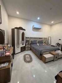 غرفة نوم 11 قطعة  كنتور 8 أبواب  بالاضافة كنتور خارجي بابين مع الدوشك ...