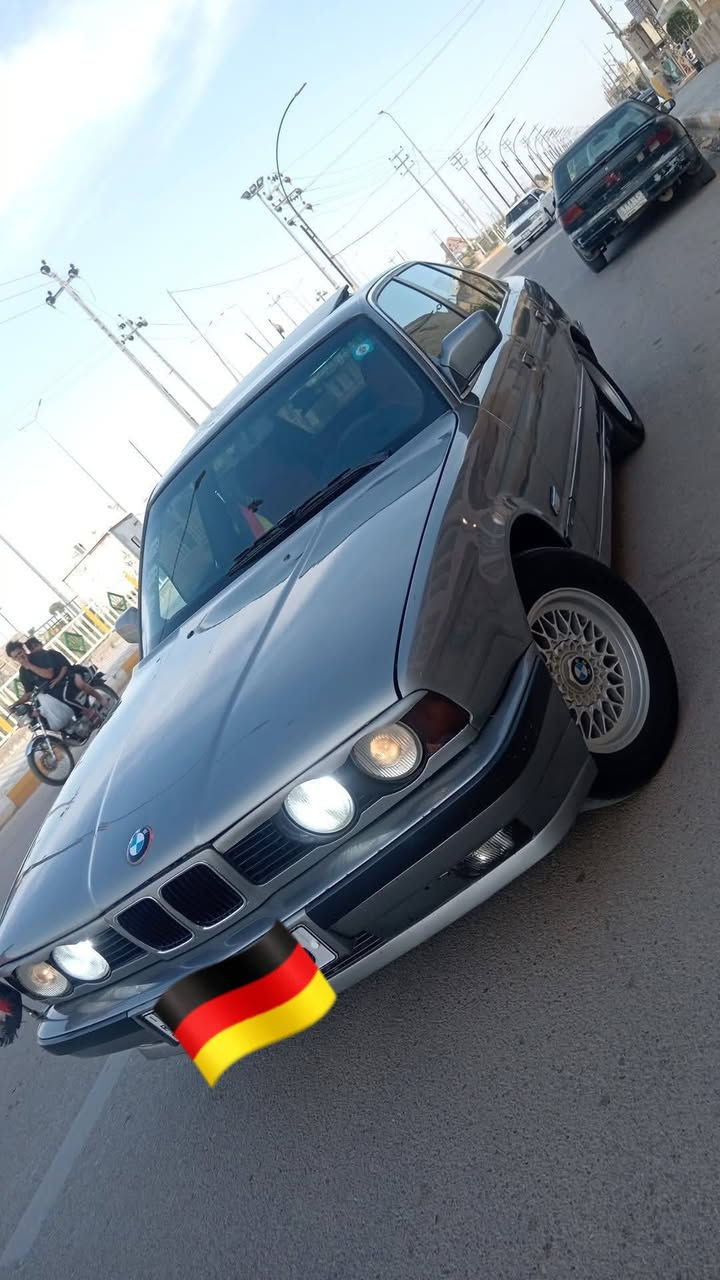 سلام عليكم BMW مكينه وكير شرط حاويه كهربائيات حداديه ورا وكدام شرط سياره جاهزه للخير ألف ماتصرف عليه مكان كوت مكلف بلنشر رقم صاحب سيارة ***********
