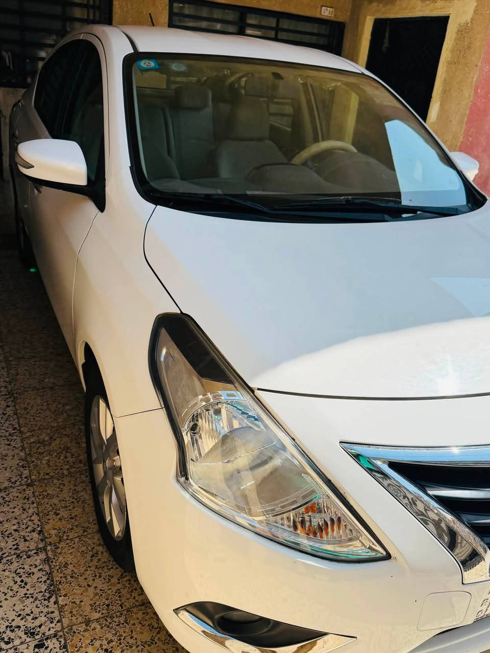السلام عليكم 
نيسان سني هندي ٢٠٢٣ خليجي فول مواصفات ١/١ 
رقم بغداد باسمي 
بصمة 
تبريد بيانو 
مري شفط 
قطعتين تبريد 
٤ جام كهرباء 
ويل كب 
اشاير بل مري 
صارت عندي طخة بل جاملغ بسيطة وبدلته وعندي صوته موجدة بل منشور الباقي مكفول 
السعر ١١٥ بيها مجال بسيط لاتصال *********** مكاني بغداد حي العامل
