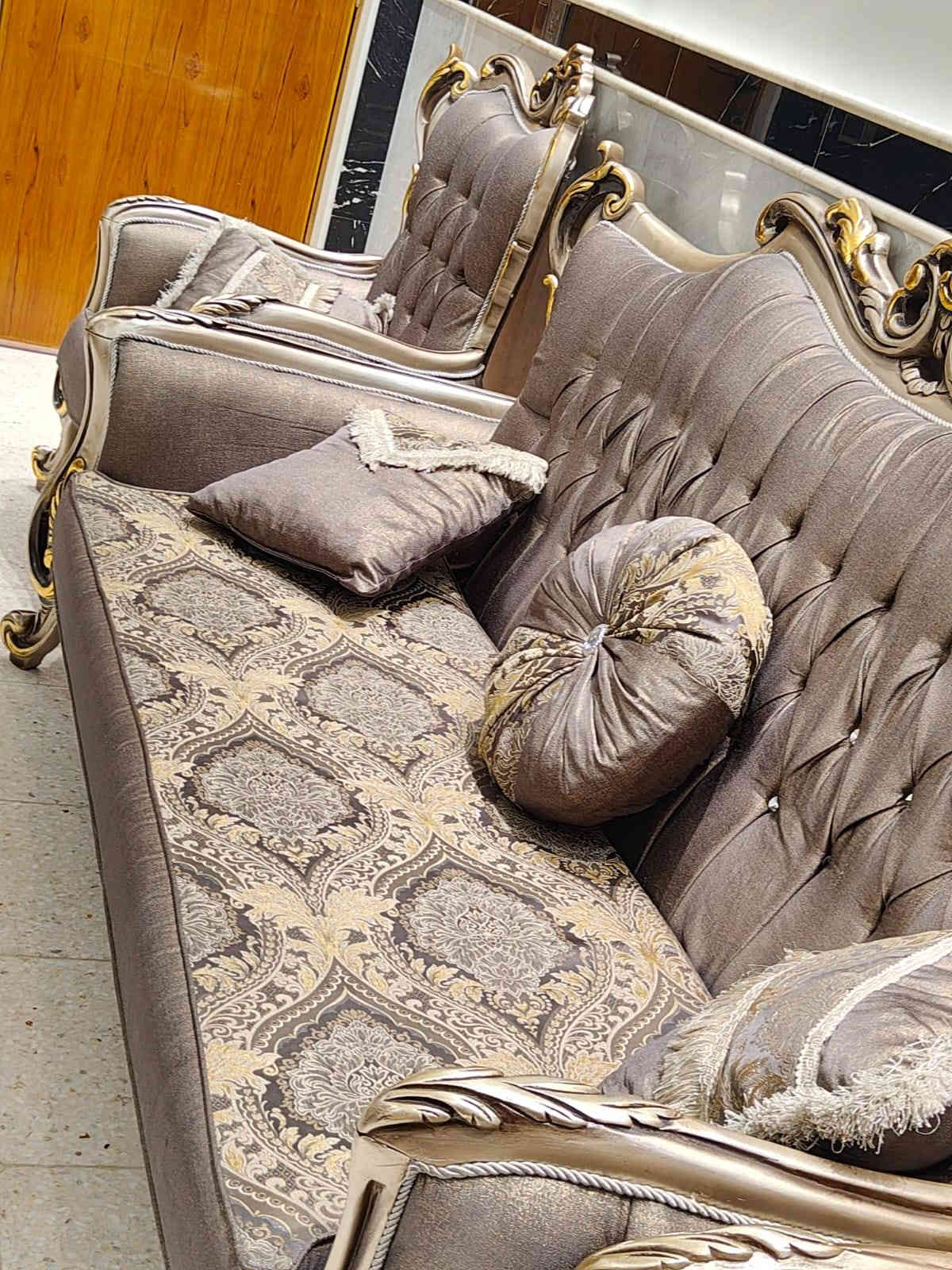 السلام عليكم لبيع 10 مقاعد نضافه 100 جديد استخدام قليل السعر مليون و400
بغداد فلكت حي النصر
***********
