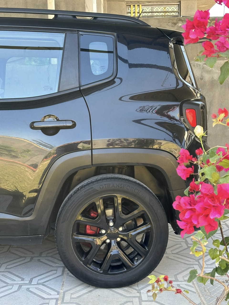 رينجد ١٧ فئه لاتتيود رقم اربيل الجديد وسنويه جديده

ماشيه ٨٠ كيلو حقيقي مو ميل 

حلوه وناصبه  والغرفه نضيفه بوضع الشركه بدون ملاحظات

كشن حار بارد. تشغيل عن بعد ستيرن تدفئه كشن كهرباء 

خمس وضعيات قياده شفتات ستيرن 

كير ومكينه وكهربائيات وتبريد بلاد ومكفول. بدون فتح بدون تبديل

تخم تاير حداديه خلفيه واماميه تمام

ملاحظه السيياره. بيهه نقص دجات كير

والمبخره. تحتاج تنضيف فقط 

ممتفرغ اسويهن بحكم العمل

مكاني حله.  ورديه   والسعر ١١٥ وبيهه مجال 

للاستفسار ***********
