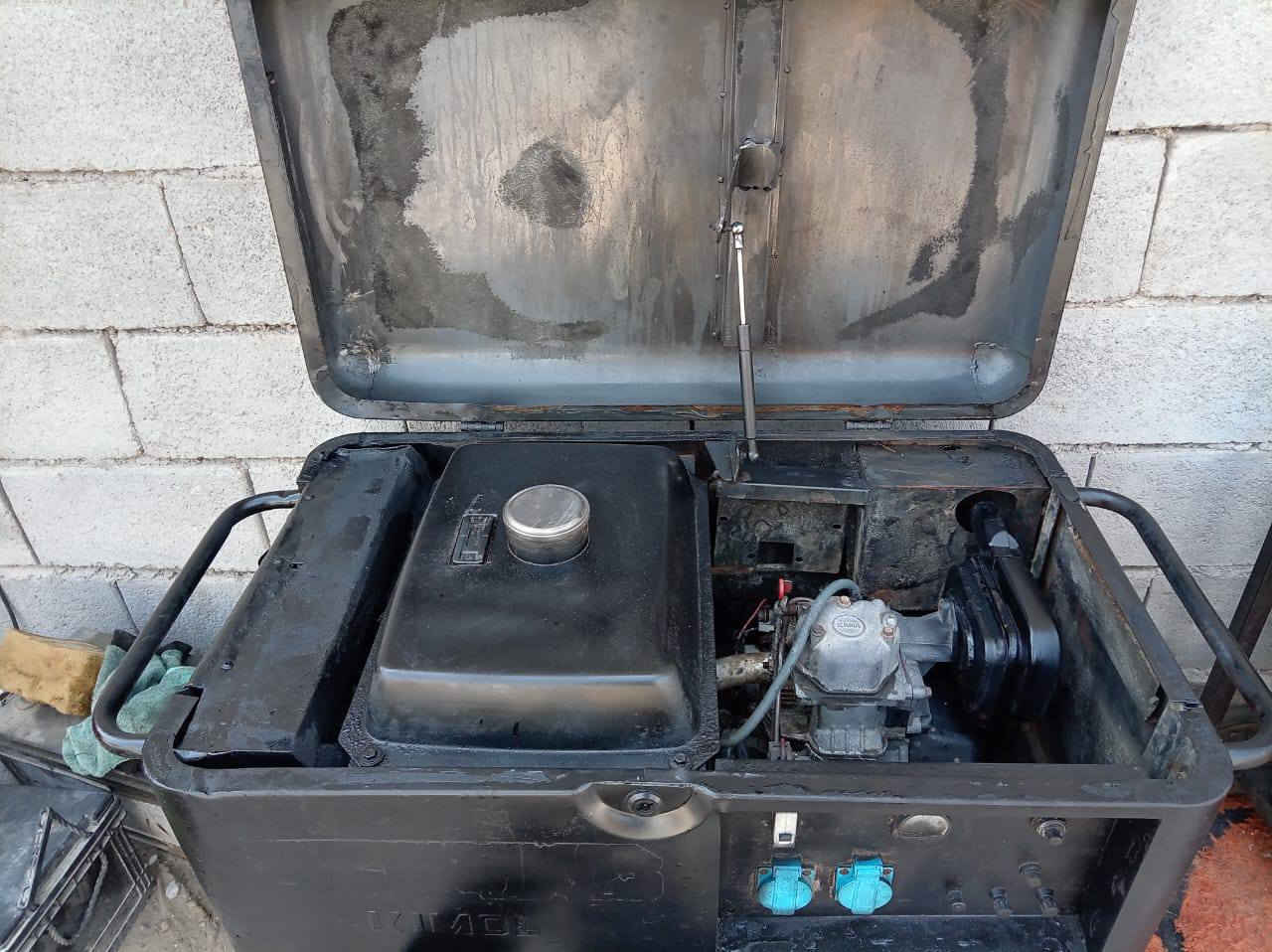 ‏‪0 770 486 8327‬‏.   السلام عليكم مولد كاز كاما نظيفة سعر 400وبيها مجال بسيط 20امبير‏ العنوان البصره القبله
