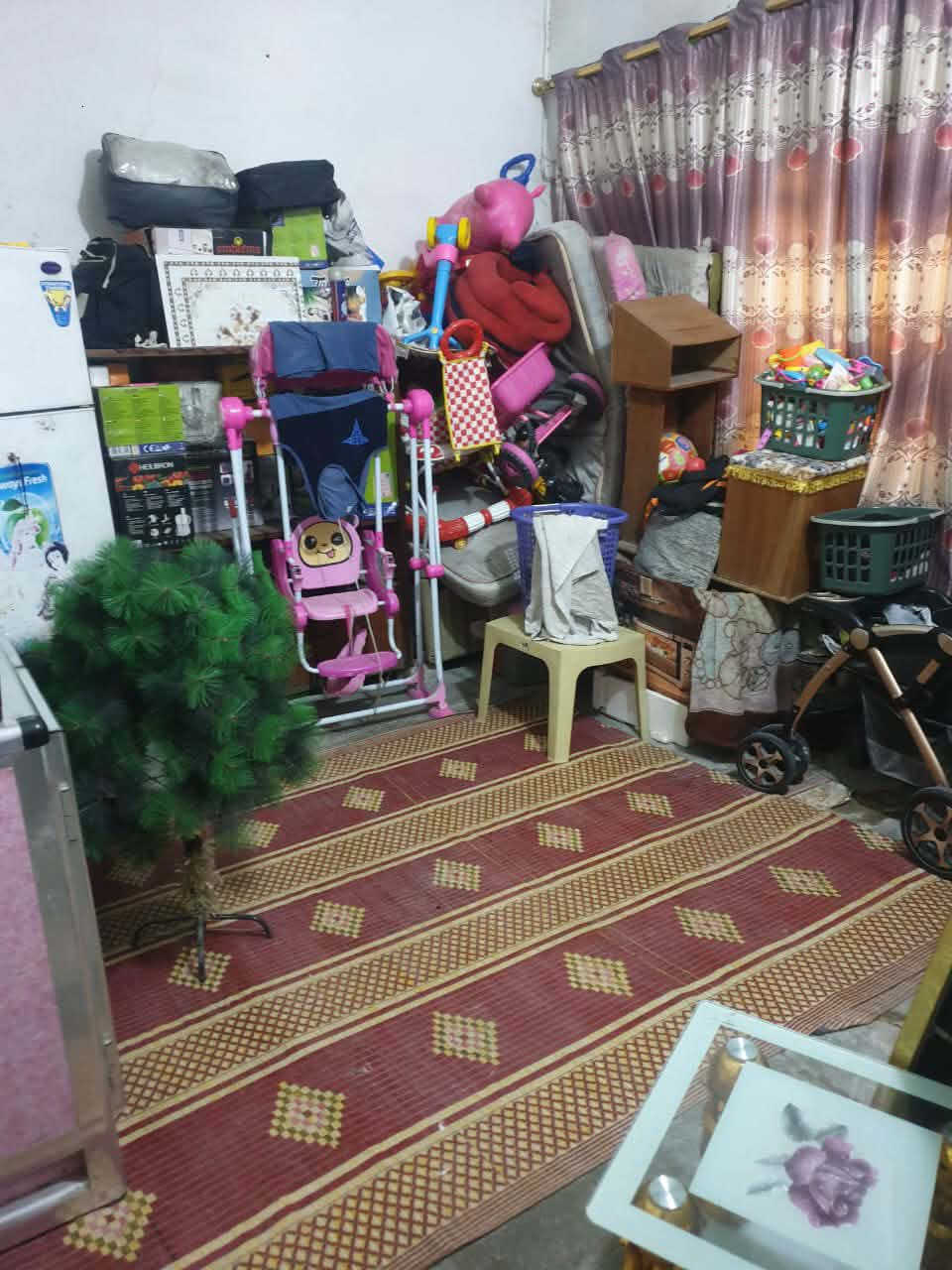 💎 يعرض مكتب الحوت 💎بيت تجاوز في حي الامانة قرب مجسر المهندسين الجديد قرب تقاطع الداخل للبيع المساحة ١٤٠ الواجهة ١٠ النزال ١٤ ونص يحتوي على غرفتين وحمام ومرافق وهول ومطبخ وترك كبير يصلح ان يكون غرفة البيت سقف  سندويش عدا المطبخ والهول عكاده تحتاج ترميم البيت بناء طابوق مجاري رئيسى ميزانية كهرباء الشارع تبليط للاستفسار ***********  (ركز البيت تجاوز)
