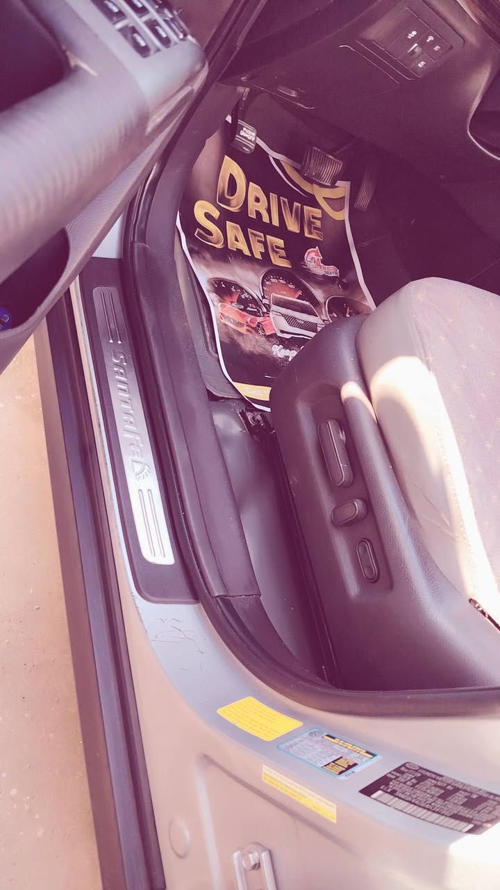 سلام عليكم سنتافيه موديل ٢٠١٠ وارد امريكي بيه ٣ قطع صبغ  مكينه ٣٥٠٠  فول ماعده بصمه ٥ راكب  سعر ١٣٠ بغداد بسمي  مراوس فقط  *********** بي وتساب
