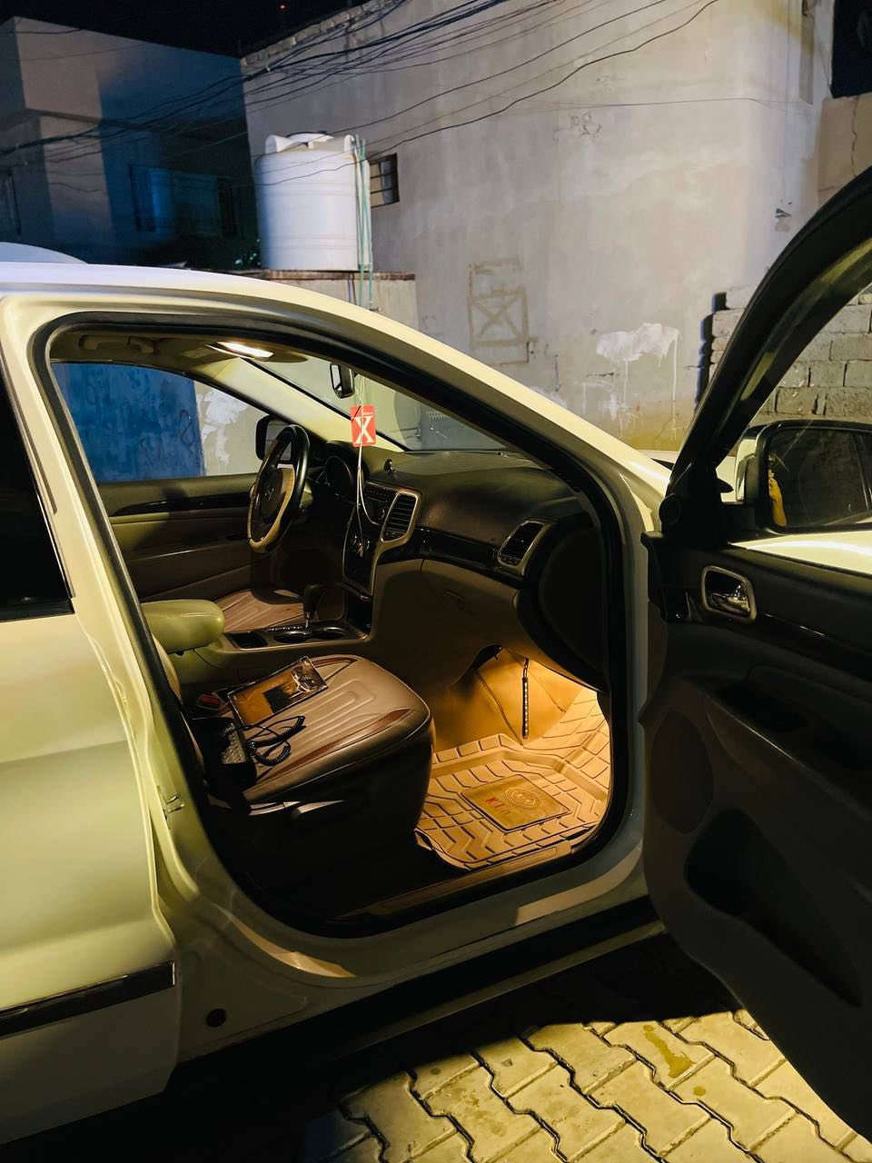 اللهم صلي على محمد وال محمد جيب 2011 فول مواصفات 1/1 السيارة مكفوله ما عدا شبر بارد بل باب الخلفي نظافة 100‎%‎100 المكان بغداد اليوسفية السعر 168وبيه مجال حك الجيه ***********
