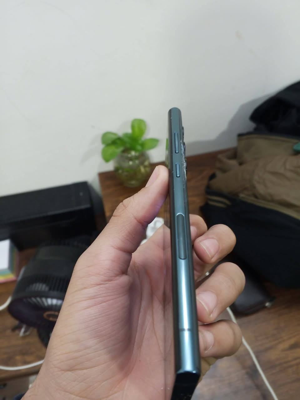 سلام عليكم 

Samsung S22 Ultra  نسخة أمريكية 

دبل سيم كارت + شريحة ألكترونية esm 

مساحة 128 وعشوائية 8  

معالجة نسخة سناب دراكون 8 جين 1 ببجي 120 فريم 

جهاز بس ضهر مفطور ممأثر علة الكامرات او علة أي شي + شاشة بيها نقطة بطرف شاشة لاتكبر ولا تأثر ب اللمس ابدأ انطيك بيها ضمان عدا الوكعة او الكسر .   

يرهم بيع و مراوس ب أيفون ١٣ برو مبدل شاشة او بطارية راس براس بدون فرق او مراوس بأي جهاز نفس الفئة وفرق بسيط ماكو مشكلة.   

مكاني نجف الاشرف 

واتساب 7893615063


**إذا كنت صاحب هذا الإعلان وتريد حذفه لأي سبب، رجاءا أرسل رسالة إلى الدعم الفني**