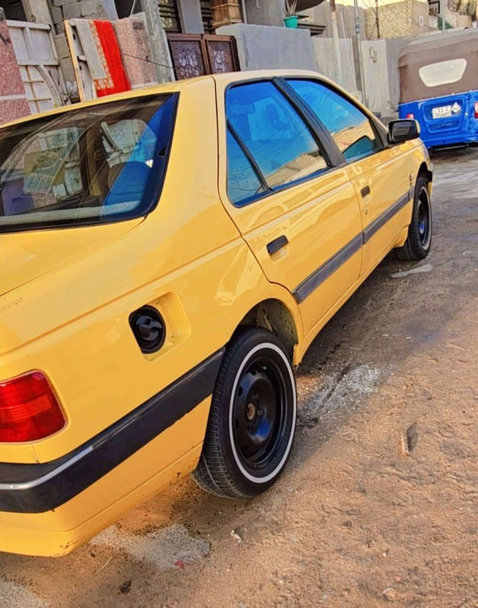 السلام عليكم /
بيجو لميس 2016 رقم دولي هزه جديدة السياره بيها نواقص مشط ودرايم شفتات بنيد بي رصعات جاملق الخلفي مصلح ع بارد تبريد شغال خير من الله سعرها 36 بيع او مراوس حسب القناعه (مكان بغداد) شرطه الخامسه 
رقم الهاتف ***********
