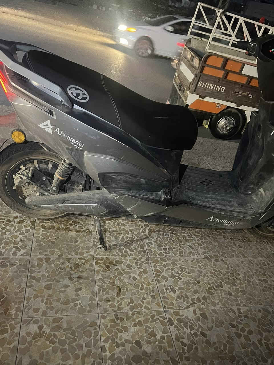 ماطور شحن ست بطاريات سعر 400 بي مجال شي قليل ***********                     ***********
