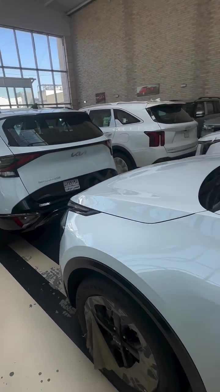 �✨ شركة نيروز لتجارة السيارات ✨🚗
📍 العنوان: بغداد – معرض النهضة – الشارع العام

🔥 وصلت حديثًا
كيا سبورتج فول أوبشن
📅 موديل 2026 و 2025

⭐ قمارة حديد – صندوق كهربائي
🛡️ ضمان دولي + تبديلات مجانية

المواصفات:
🤍 خليجي
🤍 زيرو
🤍 محرك 2.0 لتر
🤍 تشغيل عن بُعد
🤍 بصمة دخول وتشغيل
🤍 حساسات أمامية وخلفية
🤍 مصابيح LED
🤍 كشافات ضباب
🤍 Back Light
🤍 جنوط قياس 19 إنش
🤍 شاشة معلومات وترفيه
🤍 مقاعد جلد
🤍 تحكم كهربائي بالمقاعد الأمامية
🤍 تدفئة المقاعد الأمامية
🤍 مثبت سرعة
🤍 نظام تبريد مزدوج (Dual Zone)
🤍 فرامل إلكترونية (بصمة)
🤍 نظام مانع الانزلاق والثبات

🛡️ سياراتنا تُسلَّم بضمان دولي مع تبديلات مجانية، لنمنحكم أعلى درجات الثقة والجودة.

📞 للاستفسار والحجز:
***********
***********

شركة نيروز لتجارة السيارات
ثقة تُكتسب… وجودة تُثبتها التجربة
