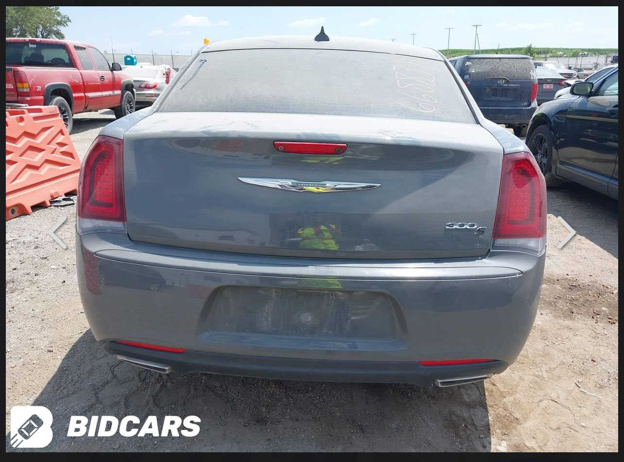 لبيع سياره جاهزه لعمل بيع سريع ١٨٥وبيه مجال بصيط لشراي مكاني كربلاه ***********
