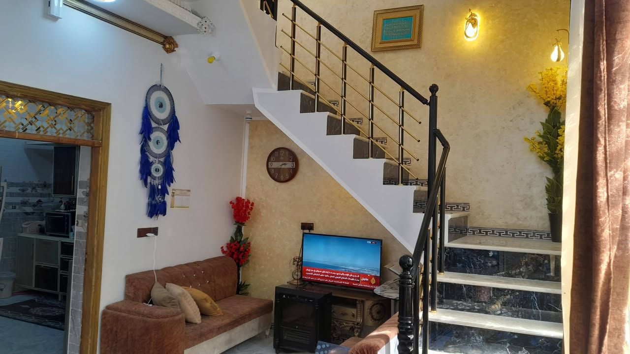 بيت للبيع ١٠٠متر طابقين الإسكان الصناعي نزلة بانزين خانه يم مدرسة الحمزه لو معصومه البيت بي ٤غرف ٢صاله ستقبال مطبخ ٣صحيات السعر ١٥٠ مليون مطلوب الصندوق الإسكان ٥٠ الاتصال بالرقم ***********
