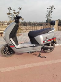 دراجه للبيع كامله المواصفات الدراجه فقط متعرضه الى حادث والحادث ليس بض...