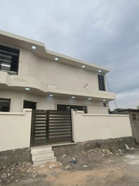 بيت للبيع مساحة ١٢٠ متر واجهه ١٢ نزال ١٠ بيت كامل بناء  قبل سنتين تقري...