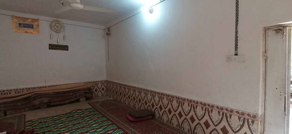 بيت للبيع ابو صخير خلف المشتل قرب مدرسه الغفران السعر 25 مليون وبي مجال للاستفسار الاتصال على الرقم ***********
