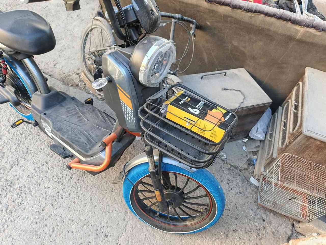 ماطور موديل 26
الحجم 20 الماطور جديد محد صاعده مابيه اي نقص فقط بطاريات مابيه كلشي كامل شرط الفحص


**إذا كنت صاحب هذا الإعلان وتريد حذفه لأي سبب، رجاءا أرسل رسالة إلى الدعم الفني**