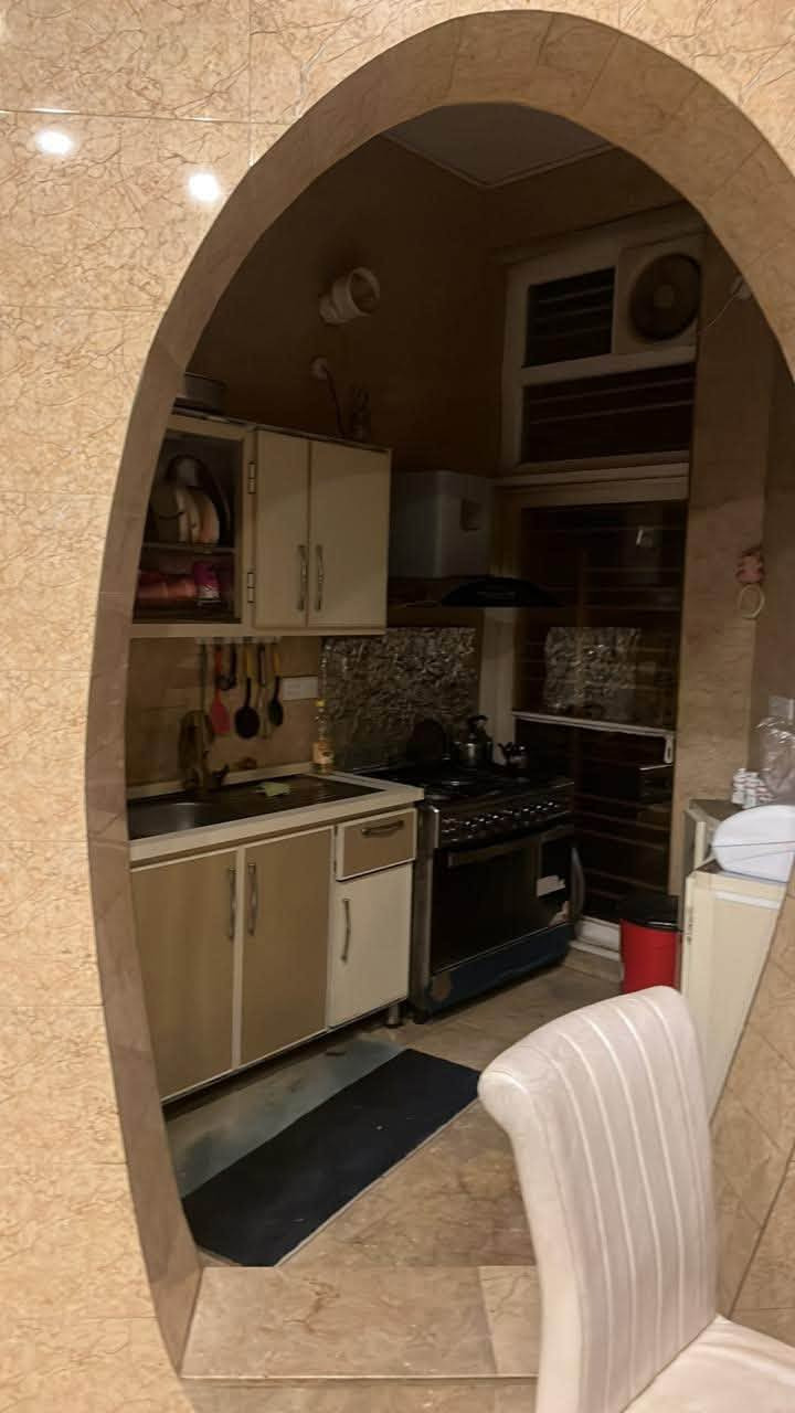 ✨🏡 إعلان رقم (851) 🏡✨

تعلن شركة الظلال العقارية والمجمعات السكنية عن توفر دار سكنية فاخرة للبيع أو الاستئجار، بمواصفات استثنائية وتصميم راقٍ يجمع بين الفخامة والرحابة وجودة التنفيذ.

📐 المساحة: 368.80 م²
📐 واقع الحال: 400 م²
📏 الواجهة: 11 م
📏 النزال: 36.5 م
📄 سند مستقل باسم شخص واحد

🔹 الطابق الأرضي:
▪️ صالة واسعة
▪️ استقبال فاخر
▪️ مطبخان (حار وبارد)
▪️ غرفة نوم
▪️ غرفة لاندري
▪️ حمامان داخليان (شرقي وغربي)
▪️ حمام خارجي للضيوف

🔹 الطابق العلوي:
▪️ ثلاث غرف نوم
▪️ سويتان فاخرتان
▪️ حمام ماستر (شرقي وغربي)
▪️ غرفة لاندري
▪️ غرفة خادمة
▪️ غرفة ألعاب أو دراسة للأطفال

✨ مواصفات فاخرة:
✔️ مجموع الغرف (6) غرف
✔️ جدران وأرضيات من المرمر الإسباني الفاخر
✔️ واجهة من الحجر الموصلي الراقي
✔️ عوازل حرارية للجدران والأسقف
✔️ ارتفاع السقوف 3.75 متر
✔️ ارتفاع الدار عن مستوى الشارع 1.5 متر
✔️ تشطيبات عالية الجودة وتنفيذ هندسي متميز

🌟 فرصة نادرة للراغبين بالسكن الراقي أو الاستثمار المضمون في أحد أفضل مواقع كربلاء المقدسة.حي الحسين 

📞 للاستفسار والمعاينة:
***********
***********
***********

📍 شركة الظلال العقارية والمجمعات السكنية
كربلاء المقدسة – حي الحسين – شارع المصلحة

🏡✨ الظلال العقارية… عنوان الفخامة والثقة والفرص العقارية المميزة. ✨🏡
