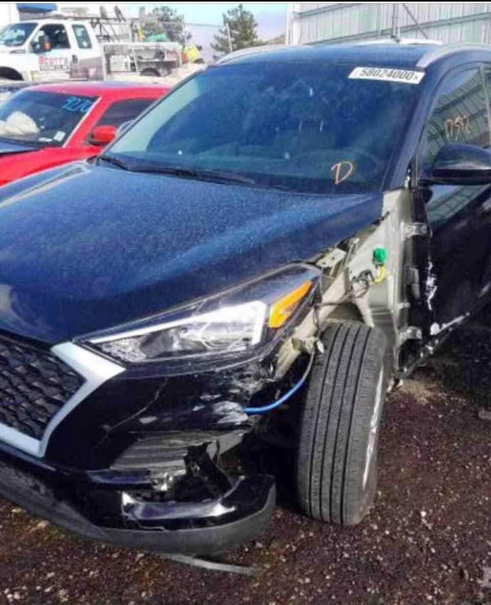 هۆندای تۆکسۆن ئەمریکی مۆدێل 2019 فول مواسەفات بەس  سلایت نیە 1 پارچەی چاملخ بۆیاغەلەی سەیاق  بێ ناو گرتن هەیە بەسمە شاشە گەورە سوکان ڤۆلێۆم تاحدیل سورحە ناوکرێمی رادار خاتی جادە لایت ئۆتۆ ئاوێنە رادار کوشین هیتەر کوشین کارەبایی دژە خلیسک  برێک بەسمە پشتو پێش کەپس Auto HoLD پشتو پێش رادار گێرو مەکینە بە شەرت  رەقەم هەولێرنرخی 175کەمێک مەجاڵ شوێن هەولێر ژ.م*********** أربيل, العراق
