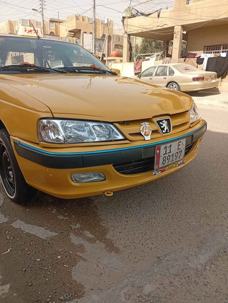 سلام عليكم بيجو بارص 2013
مكفوله من ضربه والخياس والمعجون 
سياره صبغ حزام اثر جراد 
تخم تاير خط ابيض جديد + ويل  + صدر + بلكات + نوزلات + فيت بم + منضومه زنون 
كله جديد 
سياره جديده ومتعوب عليها مال جناي 
تحويل ثاني يوم مياشرا 
سعرها ٤٥ قفل قفل 
مكانها بسمايه 
***********
