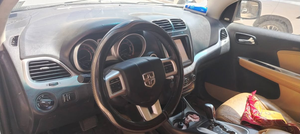 جورني موديل ١٤ sxt فول محرك ٣٦٠٠ السياره جهازه تبريد محرك كير صدر السعر ٩٥ ورقه بيها مجال رقم بغداد مكانها بغداد للاستفسار ***********
