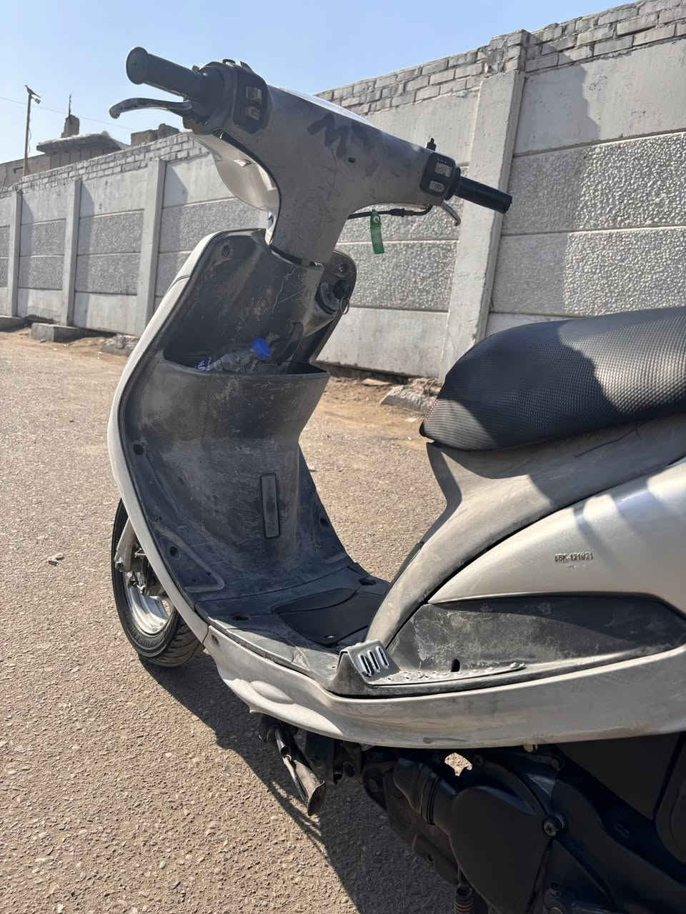 سلام عليكم ماكس منغولي لون فيلي الدراجه جديده مثل مموضح بل صوره الدراجه شلعه ومعدل الدراجه بلادي ممفتوحه جيب وياك الف فيتر دراجه مناقصه اي شي شغل وطلع  مكان بغداد سعر  600بيها مجال للشراي راسلني خاص


**إذا كنت صاحب هذا الإعلان وتريد حذفه لأي سبب، رجاءا أرسل رسالة إلى الدعم الفني**