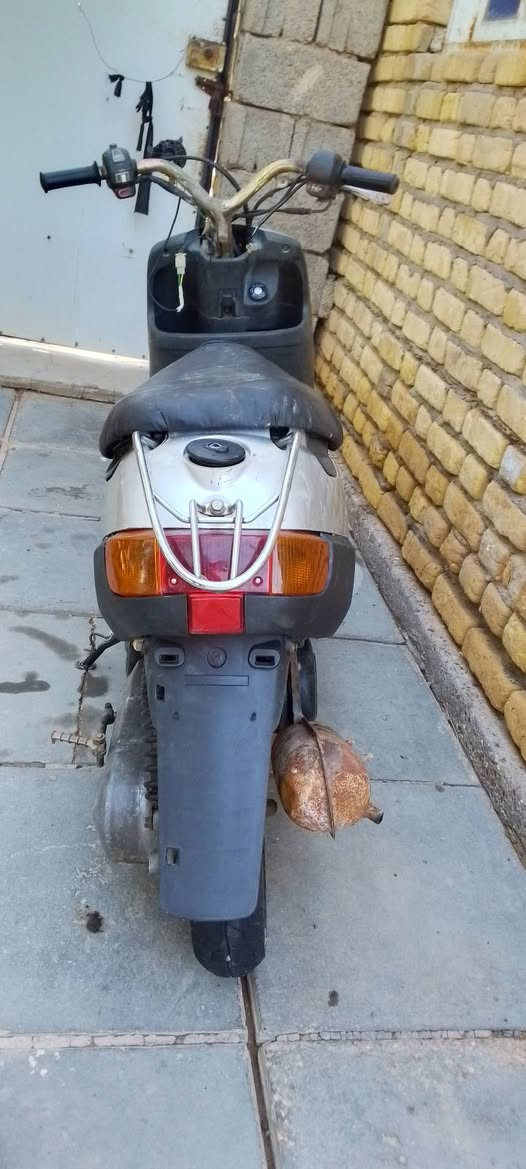 سلام عليكم 
دراجه بتره للبيع 
دراجه خير من الله نهضه ومعدل ونعومه 
توها مجفته 
بيها لايت بومه شغال 
توني شاد ترايش جدد وبك لايت جديد وقايش وكلج امامي جديد وجوزه 
دراجه ما نقصها شي 
سعرها 200 وبيها مجال 
***********
