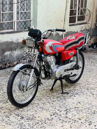 ايرانيه للبيع وكيل  موديل 2023داخله بال2024  سنويه تحويل ثاني يوم  كفا...