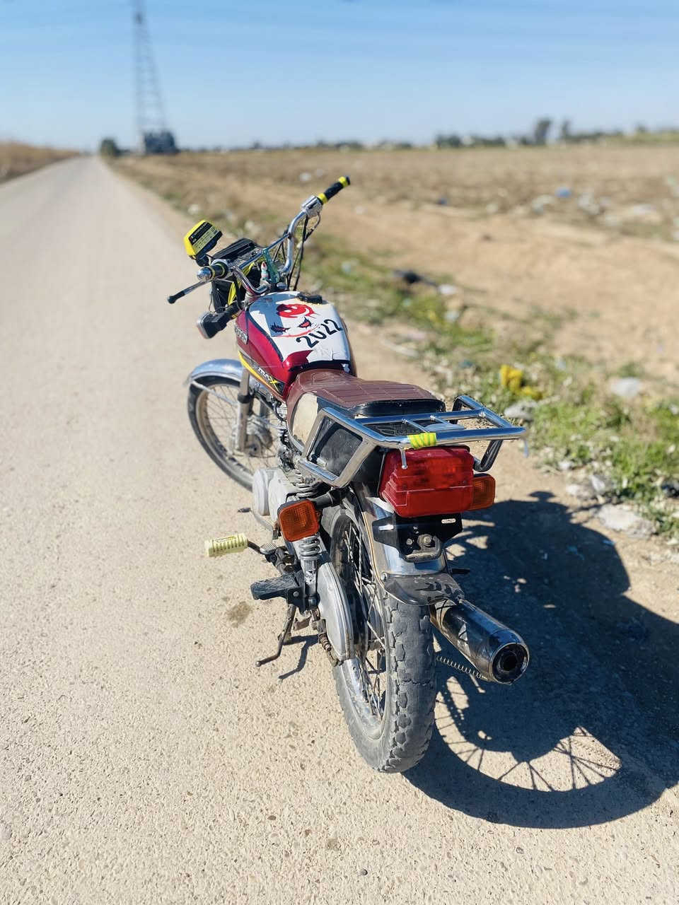 سلام عليكم
للبيع او مراوس نامه برو مديل ٢٢
دراجه جاهزه ماناقصهه كلشي 
فقط الهندر خارط وينزل من السعر 
اورق كارتونيه
لسعر ٤٥٠وبيه مجال
المكان ديالى المفرق
للتصال***********
