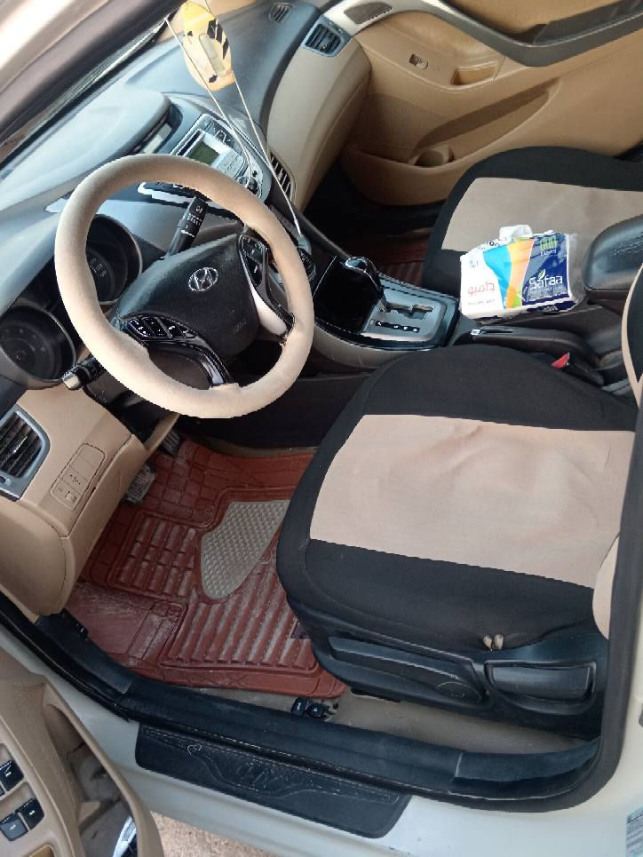 سلام عليكم النتره مديل 13السياره حلوه نصبتهه كير محرك حداديه تبريد خير من الله محرك 1800 وارد خليجي السياره فول بصمه السياره مصبوغه عام بيهه طخه بلباب جهت السايق رقم كربلاء انكليزي سنويه 30 جديده السعر 85 وبيهه مجال مكاني نجف *********** النجف, العراق
