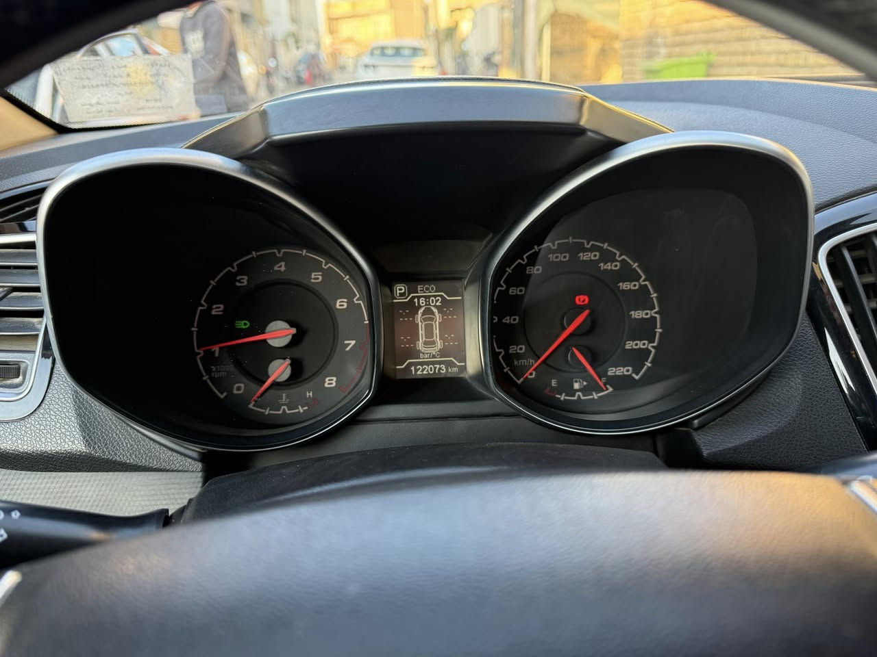 السلام عليكم تيكو للبيع 2018 السعر 110 وبيها مجال حره مداور ثاني يوم السياره جاهزه من كل النواحي تخم تاير جديد كير مكينه كفاله من كلشي 
رقم واسط مداور ثاني يوم رقم نكليزي هزه جديده مكان السياره  كوت 
***********
