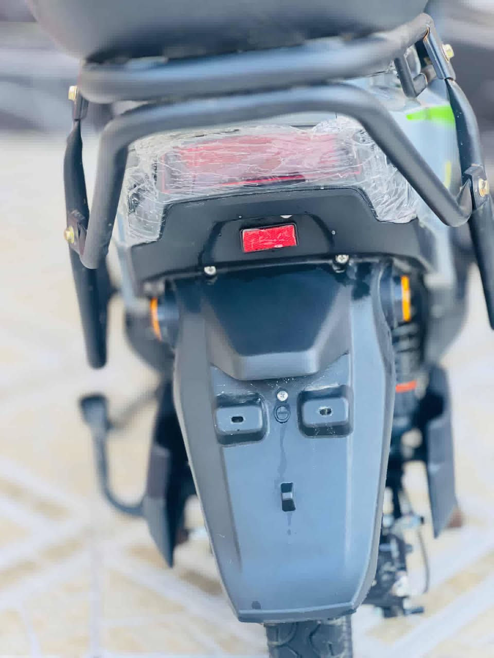 سلام عليكم
دراجه شحن للبيع
318 الشكل الجديد 
موديل 2026
شرط نضافه ولفحص 
6بطاريات دبل 
2 -تمشيك من 60 ال 70 كيلو متر
3- لايتات زينون عالي وناصي
4- سويجين بصمتين كارتين
5- جنطه. بيها مال كشن ورا هم  وبيها جنطه خلف مثل ما واضح بل صور
6- سرعه 70 الى 65  حقيقي
7- نضام P
8-نضام R
9- درع حديد قوي يمنع من التصدمات 360 درجة 
10 - ملف، 2000 حقيقي شلعه تخبل
11- تايات جدد شرط لفحص+ويالات رياضي
12- بريكات شرط بل مكان هبدوليك دهن
دراجة ماشاء الله ميعوزه شي بس شغل وطلع 
مستعمل 23 يوم 
الرقم  ***********
((((((عنوان موصل جانب ايمن  ))))))
سعر خاص
دراجة ماشاء الله للبيع او مروسة حسب القناعة
