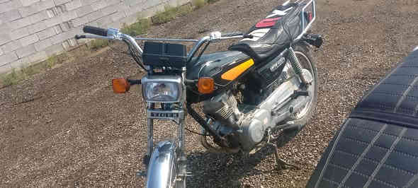 السلام عليكم دراجه ارشه للبيع موديل 2014 أروق ضايعه محرك ما بي شي كهرباء كله شغاله ما عوزه شي السعر 350بيه مجال العنوان واسط قضاء العزيزية للتواصل رقم ***********
