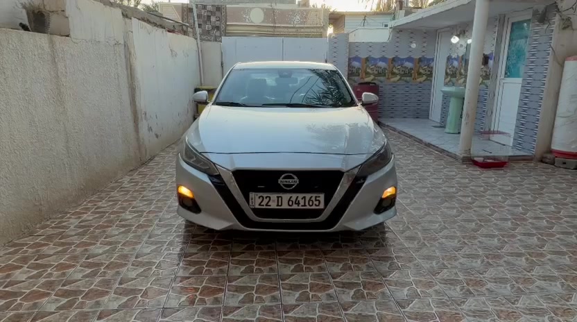 السلام عليكم للبيع نيسان التيما موديل 2020 فئة SL الفول مواصفات 1/1 محرك 2500 ٍكفاله رقم أربيل دولي بسمي ضرار جامرلغ بدون ايرباك وقطعتين رش اثر شخط كهربائيات كلها شغاله تبريد تدفئة شغالات  (ماشيه 110كم)بعدها بوضع الشركه كتلوكات الشركه موجوده بيها سيارا جديده بمعنى الكلمه سيارا جاهزا برغي متخلي عليها السعر 133 وبيها مجال العنوان ديالى رقم الهاتف ***********
