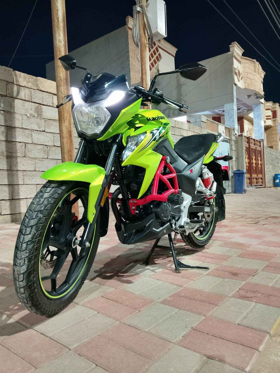 دراجة للبيع نوع دي اف الدراجة مكفولة من كلشي اي قطعة مامبدلة بيهة بعدهة عالبلاد فقط التاير الخلفي مبدل الدراجة شرط التحويل ثاني يوم مابيهة اي شكال بالتحويل موديلهة 23 السؤال والاستفسار ‏‪0786 303 8042‬‏ الدراجة مبينة كدامكم هاي الصور نضيفة كلش.. شرط الكفالة عامة من كلشي والسلام عليكم
