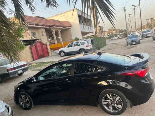 السلام عليكم النترا ٢٠١٦ كوبيه (تك باب)
محرك ٢٠٠٠ gdi

كير اوتو 

تحكمات ستيرن 

بيها نظام الECO 

تدفئه بالكشنات (التدفئه ملغيه)

شاشه جبيره وياها كامرا خلفيه

سماعات صوت قوي ومرتب وباقي المواصفات معروفه

السياره من الداخل واسعه كلش وكعدتها مريحه 

صدرها وكهربائياتها مضبوطه

 كير ومحرك مابيهن شي

مسوي عليها ادامه بلكات ونوزلات ودهن جديد وفلاتر 

مصارلها اسبوع 

بيها اربع قطع وكم رصعه خفيفه اني ابيعلك حزام 
بأسمي السياره وسنويه لل٣٠ وشرط التحويل 

السعر ٨٠ قفل 

مكاني بغداد 

*********** متواجد واتساب
