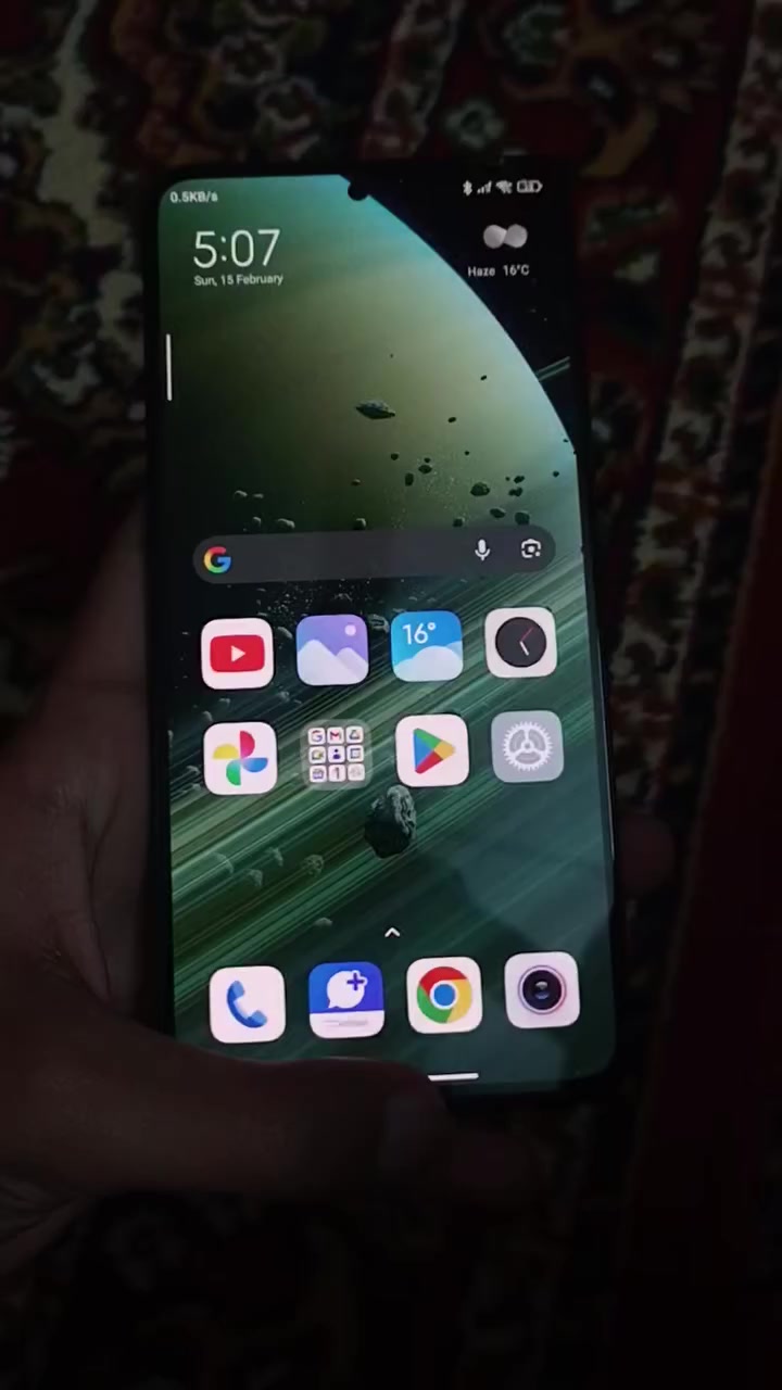 ​📱 للبيع أو "المراوس": وحش شاومي Xiaomi 12T Pro 📱
جهاز فلاجشيب بمواصفات جبارة للبيع أو المقايضة. الجهاز نظيف جداً جداً ومستعمل بعناية فائقة.
​(ملاحظات هامة للأمانة والدقة):
​يوجد كسر بسيط جداً في الحافة العلوية للشاشة (كما هو موضح في الصور)، وهو كسر خارجي لا يؤثر نهائياً على اللمس أو أداء الشاشة.
​الجهاز يباع لوحده فقط (بدون الكرتون أو الشاحن أو أي مرفقات أخرى).
​🔄 أرحب جداً بـ "المراوس" (المقايضة)! 🔄
​إذا كنت تمتلك هاتفاً آخر وترغب بالتبديل، فأنا أفضل وأحب فكرة المراوس جداً. الباب مفتوح للمقايضة بجهاز مناسب، فلا تتردد في عرض جهازك عليّ!
​🚀 أبرز مواصفات الجهاز الجبارة:
​كاميرا خرافية: دقة أساسية 200 ميجابكسل، تمنحك تفاصيل دقيقة وتصوير احترافي.
​مساحة التخزين: ذاكرة داخلية ضخمة بسعة 256 جيجابايت (مع واجهة MIUI 14).
​المعالج: Snapdragon 8+ Gen 1 (أداء خارق وسريع جداً في الألعاب والاستخدام الثقيل).
​الصوتيات: سماعات ستيريو محيطية بالتعاون مع الشركة العالمية Harman / Kardon لصوت نقي وعالي جداً.
​الشاشة: شاشة AMOLED تدعم تردد 120Hz لأداء سلس جداً.
​💰 السعر وتفاصيل التواصل:
​السعر: 300 (قابل للتفاوض البسيط، ومستعد للمراوس).
​الاسم: منتظر حيدر الكعبي
​رقم الهاتف: ***********
​العنوان: البصرة - أبو الخصيب - حي العسكري (قرب سنتر عبدالله).
​أوقات التواجد: متاح للرد على اتصالاتكم ورسائلكم طوال اليوم تقريباً.
​للمهتمين بالشراء أو المراوس، يرجى الاتصال على الرقم أو ترك رسالة وسأرد عليك بأقرب وقت.
