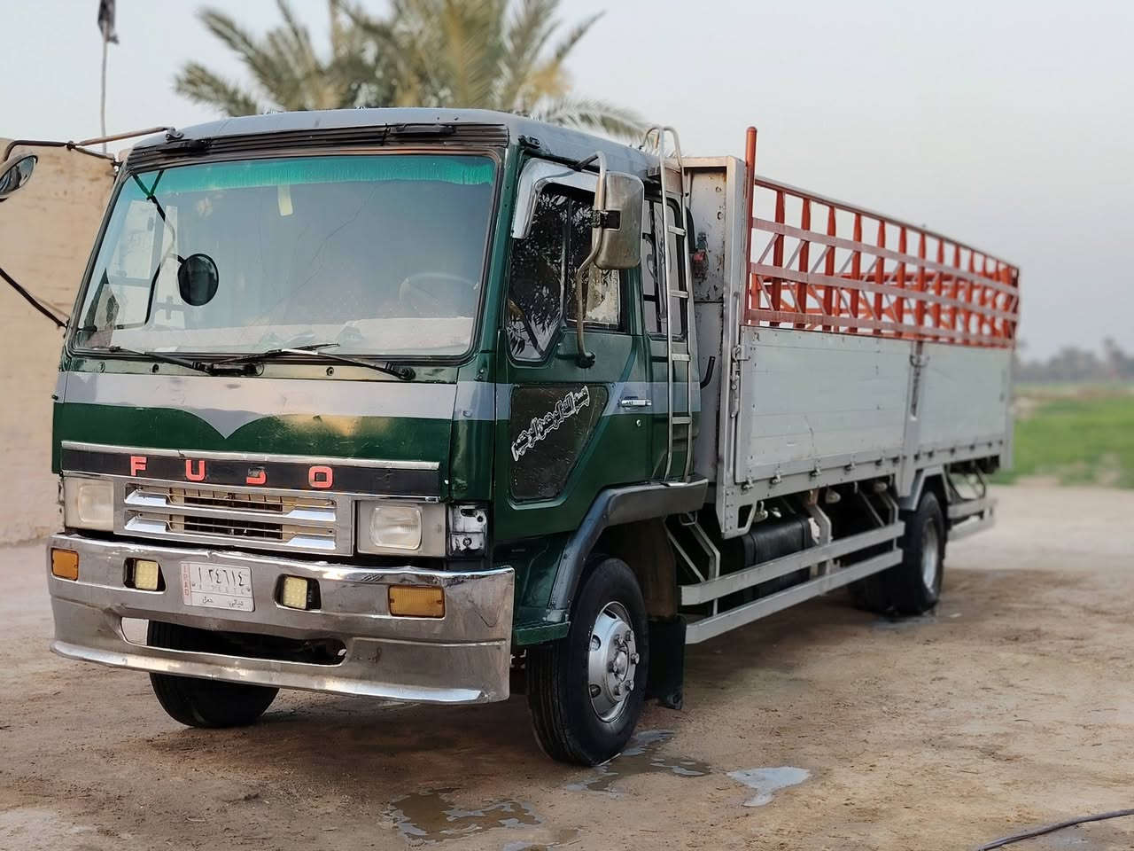 سلام عليكم سياره مربع للبيع مكينه ١٤ سوبر لا تبخير ولا تنقيص شاصي ٦ وربع ابلادي  سعرخاص انتصال***********
