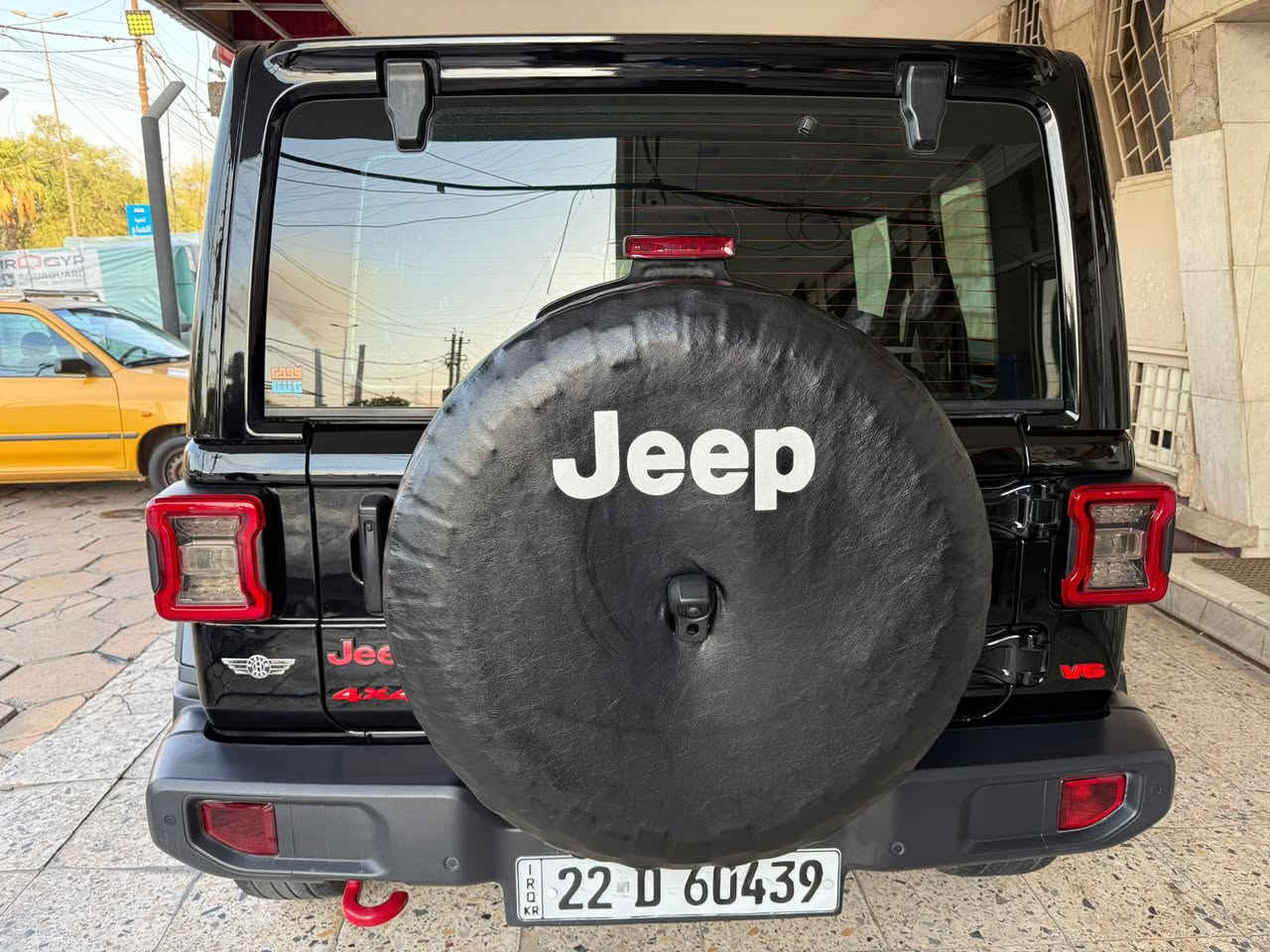 السلام عليكم للبيع جيب رانگلر خليجي وكاله هارلم فئه روبيكون معروفه محرك V6مديل 2021 ماشيه 89 الف كيلو مكفوله سياره جدا نظيفه *********** مكان السياره اربيل
