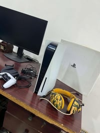 وبركاته  سوني 5 فات 1TB نسخة الاقراص جدا نضيف  مال بيت استخدم جدا قليل...
